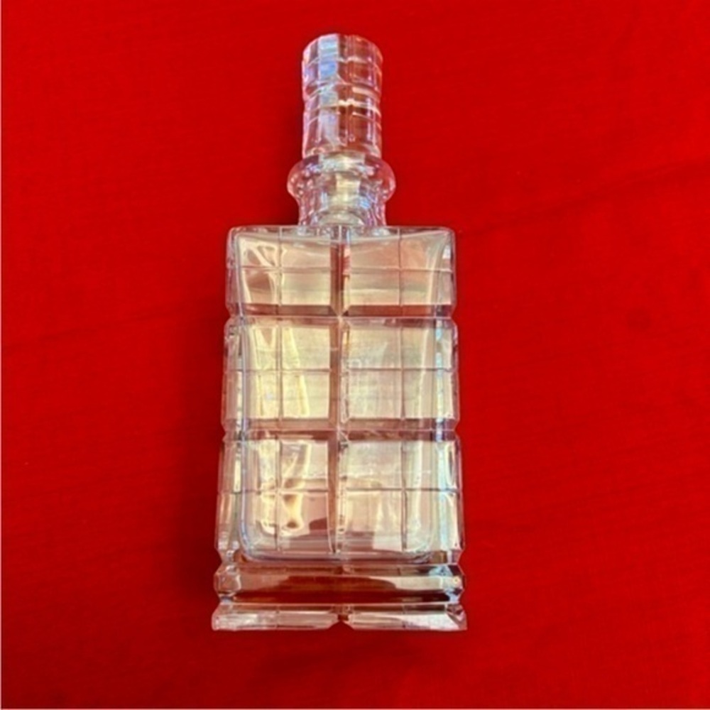 Vintage heavy lead cut WEDGEWOOD Crystal glass beverage whiskey liquor decanter.